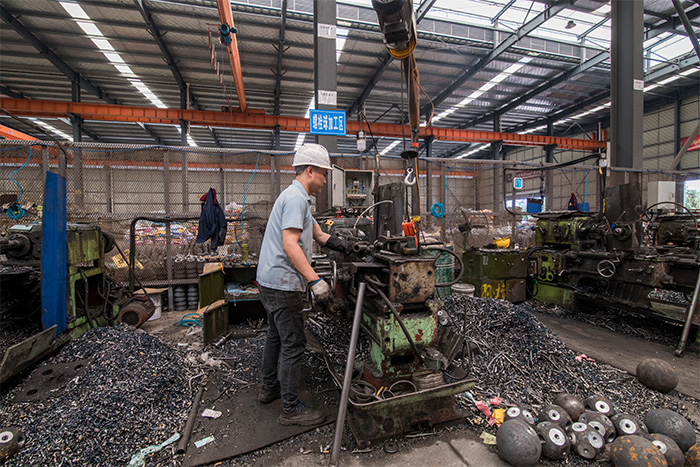 华蓥网架配件-螺栓球加工车间