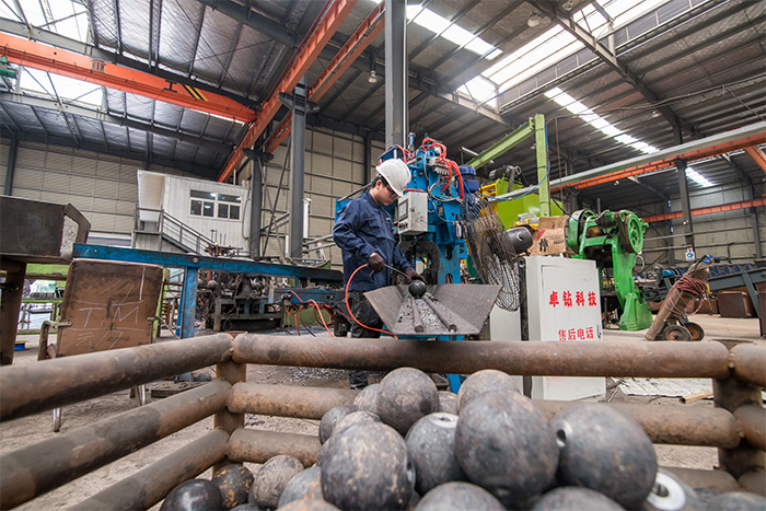 华蓥网架配件-螺栓球加工车间